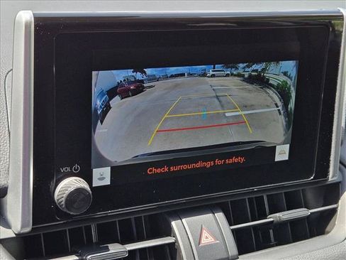 Used 2025 Toyota RAV4 XLE FWD image 12