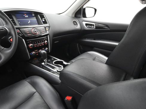 Used 2017 Nissan Pathfinder SV AWD/4WD image 29
