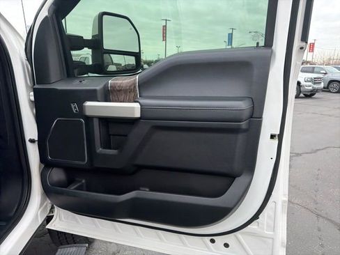 Used 2018 Ford F350 Lariat w/ Lariat Ultimate Package image 37