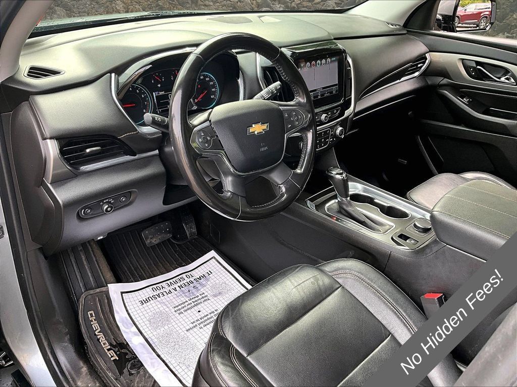 Used 2019 Chevrolet Traverse LT w/ LT Premium Package AWD/4WD image 12