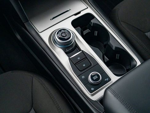 Used 2022 Ford Explorer XLT image 22