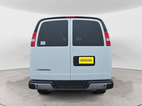 Used 2024 Chevrolet Express 3500 LT w/ LT Preferred Equipment Group RWD image 4