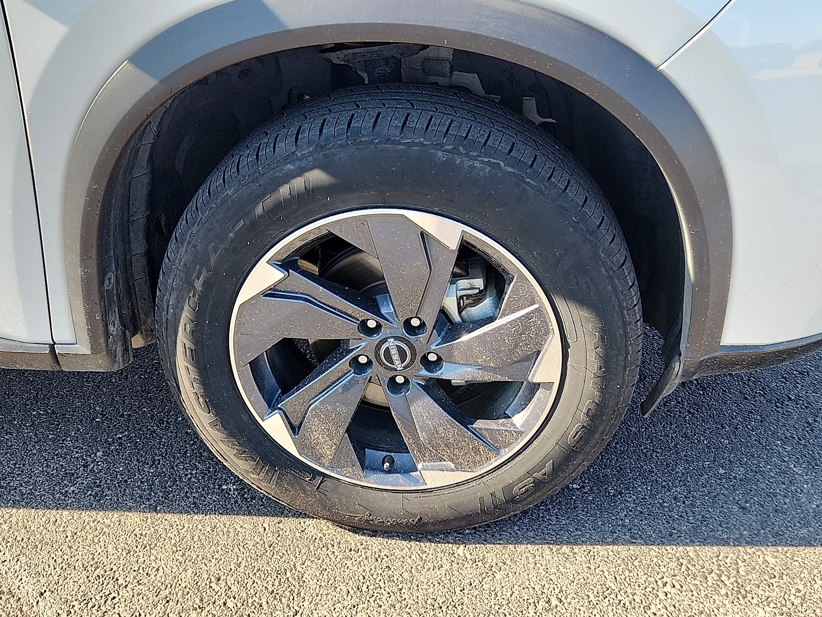 Used 2024 Nissan Rogue SV FWD image 7