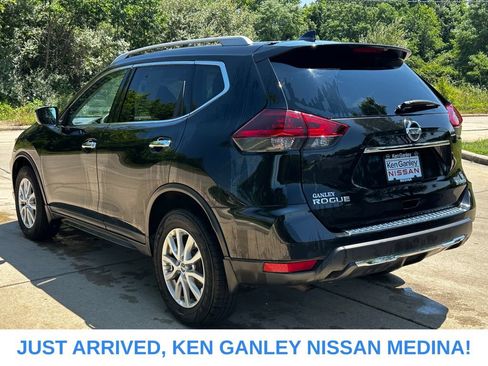 Used 2018 Nissan Rogue SV AWD/4WD image 5