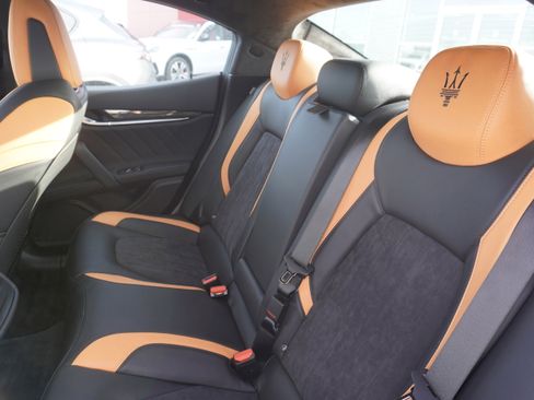 Used 2024 Maserati Ghibli Trofeo image 37