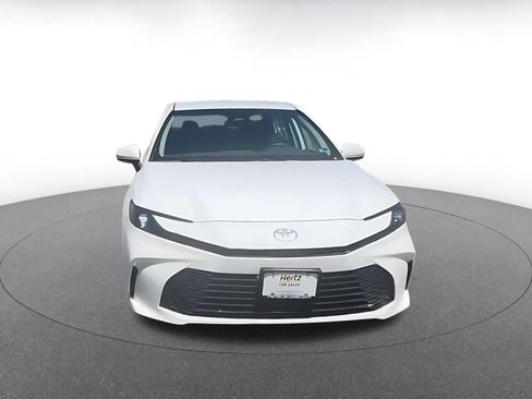 Used 2025 Toyota Camry LE FWD image 4