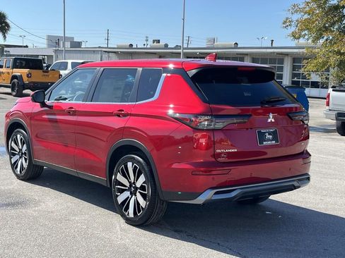 New 2026 Mitsubishi Outlander SE FWD image 3