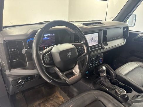 Used 2023 Ford Bronco Big Bend w/ Sasquatch Package AWD/4WD image 13