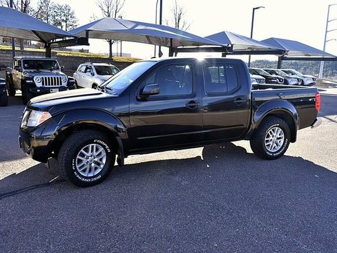 Used 2017 Nissan Frontier SV w/ SV Value Truck Package image 4