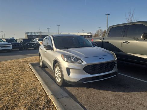 Used 2020 Ford Escape S image 4