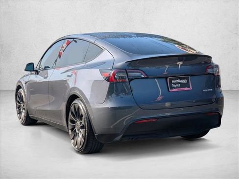 Used 2022 Tesla Model Y Performance image 9