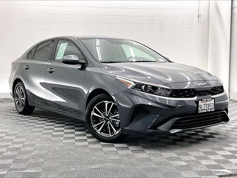 Used 2024 Kia Forte LXS w/ LXS Technology Package FWD image 34