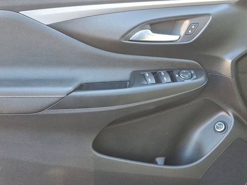 Used 2025 Buick Envista Avenir image 13