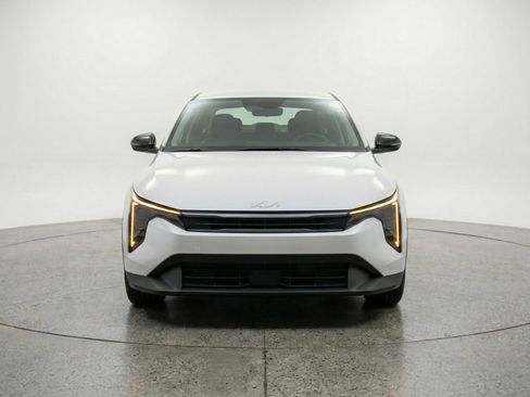 Used 2025 Kia K4 LXS image 2