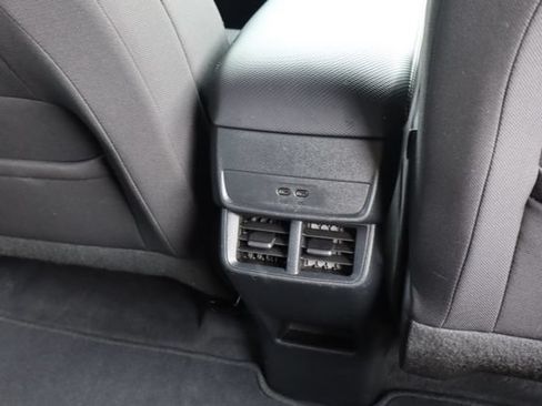 Used 2026 Chevrolet Equinox LT AWD/4WD image 30