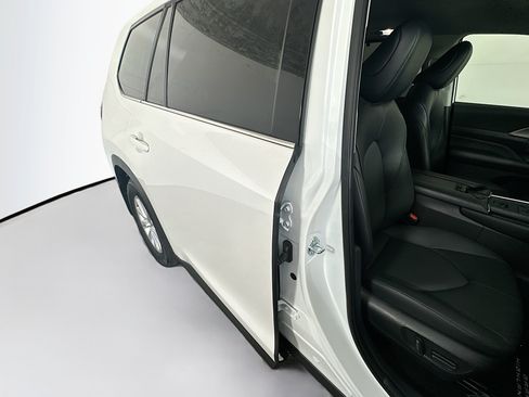 Certified 2025 Toyota Grand Highlander FWD image 28