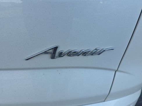 Used 2024 Buick Enclave Avenir w/ Avenir Technology Package image 5