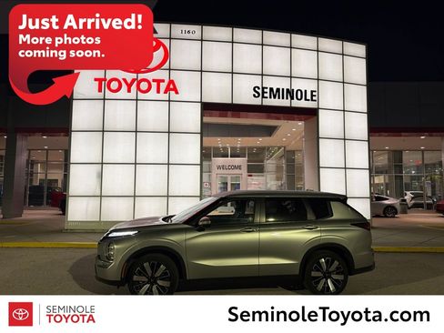Used 2025 Mitsubishi Outlander SE AWD/4WD image 1
