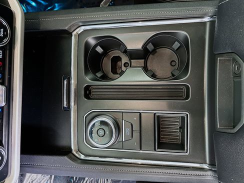 Used 2024 Ford Expedition Max XLT image 22