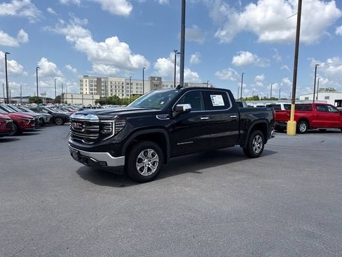 Used 2025 GMC Sierra 1500 SLT AWD/4WD image 7