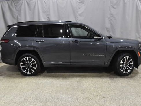 Used 2021 Jeep Grand Cherokee L Overland w/ Luxury Tech Group IV image 3