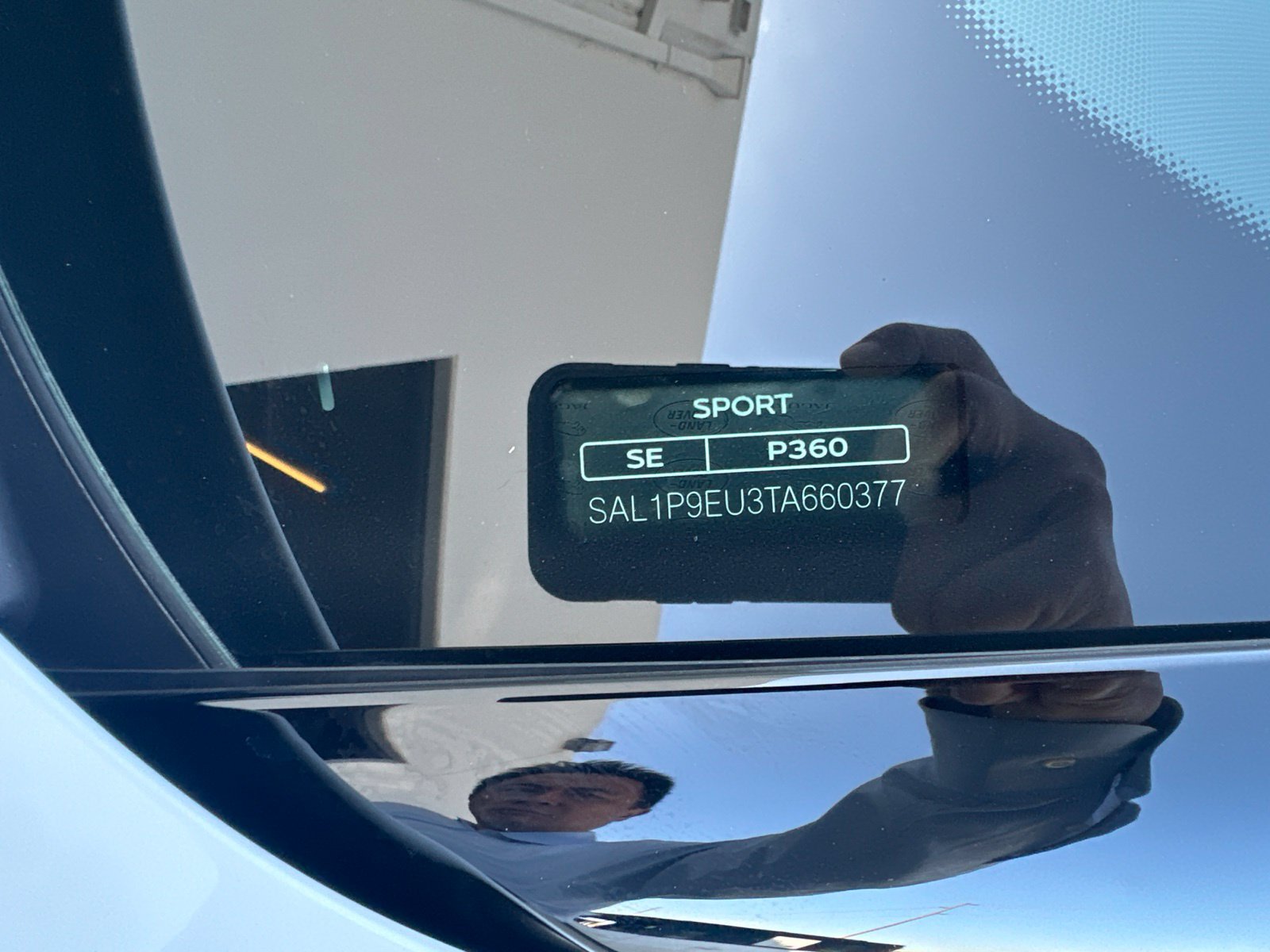 Used 2026 Land Rover Range Rover Sport SE AWD/4WD image 9