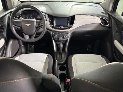 Used 2017 Chevrolet Trax LS FWD image 23
