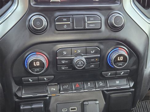 Used 2021 Chevrolet Silverado 3500 LT image 22