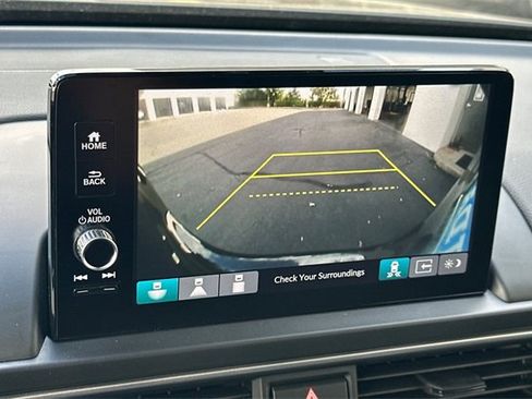 New 2025 Honda Pilot Touring image 22