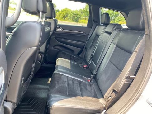Used 2018 Jeep Grand Cherokee Altitude AWD/4WD image 20