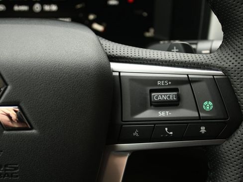 New 2025 Mitsubishi Outlander SEL image 17