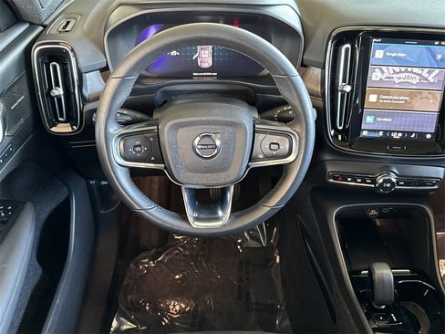 Certified 2023 Volvo C40 P8 Recharge Ultimate image 13