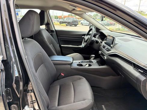 Used 2025 Nissan Altima 2.5 SV AWD/4WD image 26