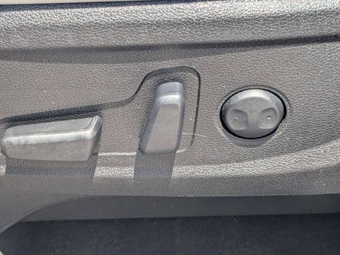 Certified 2024 Kia Telluride S w/ S Sunroof Package FWD image 25