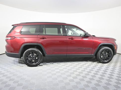 Used 2025 Jeep Grand Cherokee L Altitude image 7