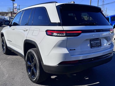 New 2025 Jeep Grand Cherokee Limited w/ Black Appearance Package image 5