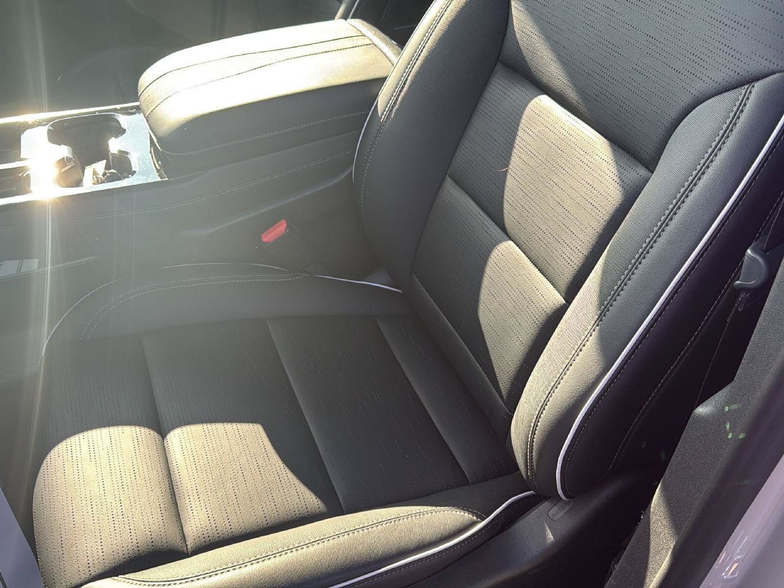 Used 2026 Buick Enclave Sport Touring AWD/4WD image 19