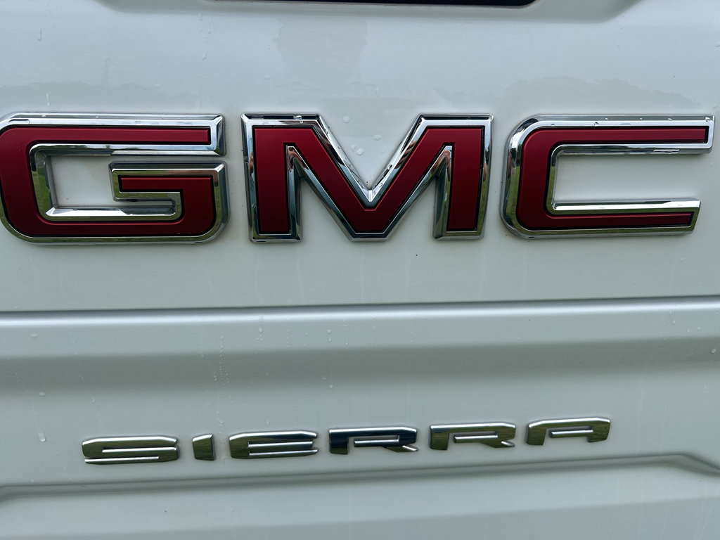 Used 2024 GMC Sierra 1500 AT4X AWD/4WD image 5