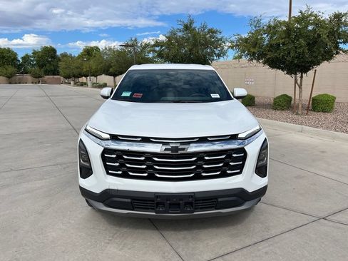 Used 2026 Chevrolet Equinox LT w/ Convenience Package II FWD image 3