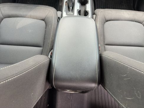 Used 2022 Chevrolet Colorado LT RWD image 23