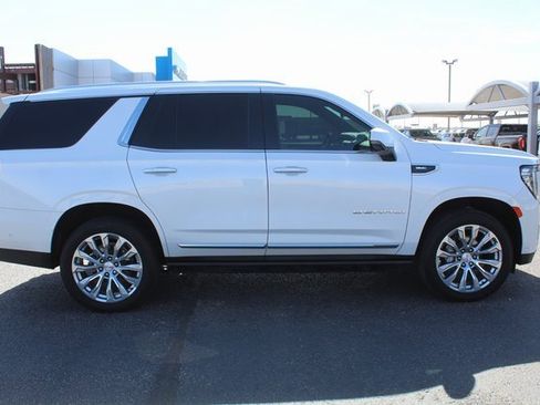 Used 2024 GMC Yukon Denali w/ Advanced Technology Package image 2