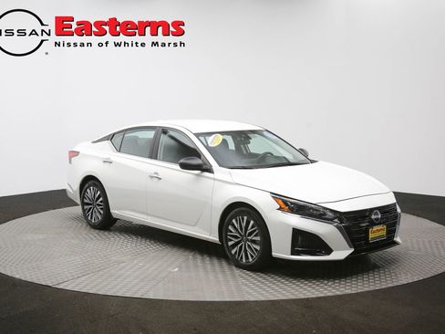 Used 2025 Nissan Altima 2.5 SV FWD image 39