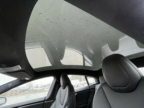 Used 2020 Tesla Model S Long Range Plus image 28