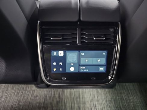 Used 2024 Rivian R1S Adventure AWD/4WD image 30