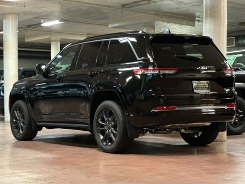 New 2026 Jeep Grand Cherokee Limited image 3