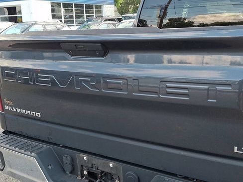 Used 2022 Chevrolet Silverado 1500 LT AWD/4WD image 23