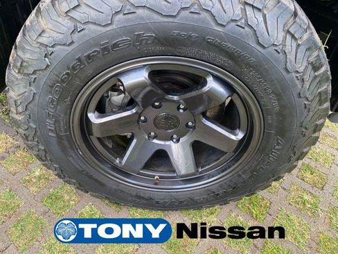 Used 2021 Nissan Titan SV w/ SV Convenience Package image 27