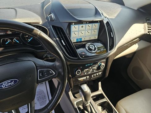 Used 2019 Ford Escape Titanium AWD/4WD image 25