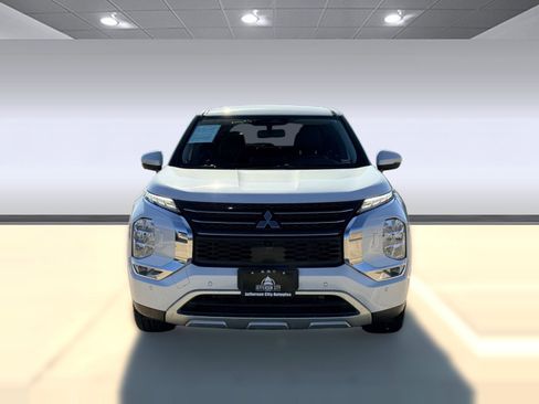 Used 2024 Mitsubishi Outlander SE image 5
