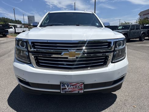 Used 2019 Chevrolet Tahoe Premier AWD/4WD image 2